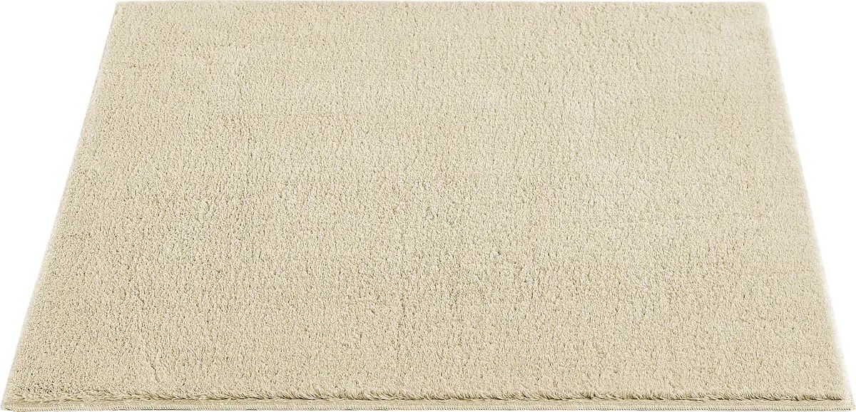 Flauschiger Teppich creme