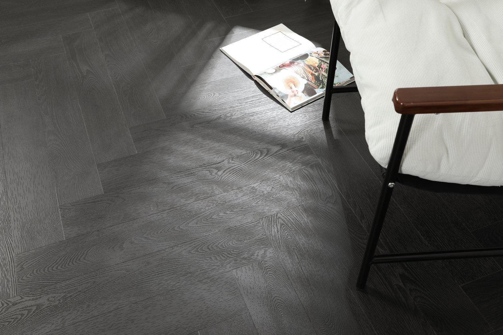 Klick Vinyl Fischgräte Eiche anthrazit – Herringbone Designboden mit integrierter Dämmung, Ansicht 9
