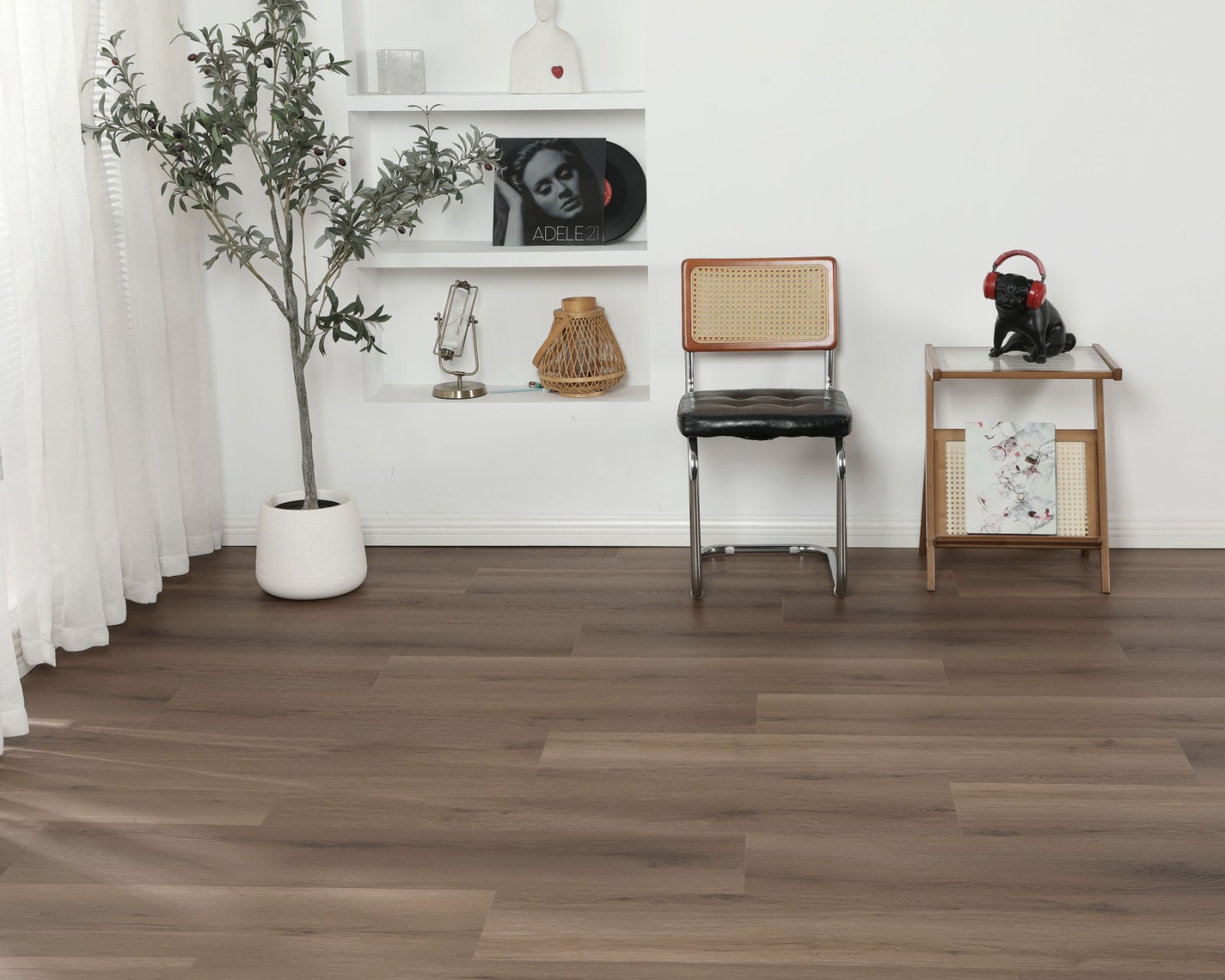 Klick-Vinyl Eiche Polar Nussbraun Matt – Premium Designboden mit 0,55 mm Nutzschicht