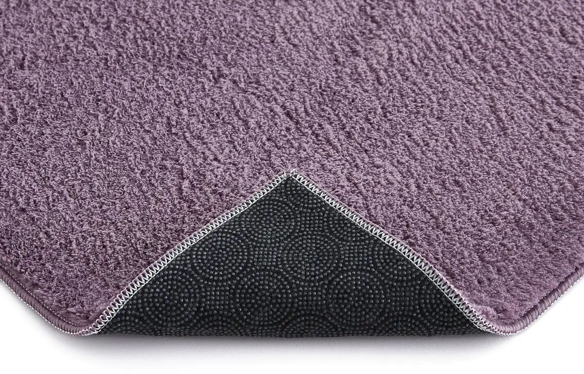 Flauschiger Teppich lavendel