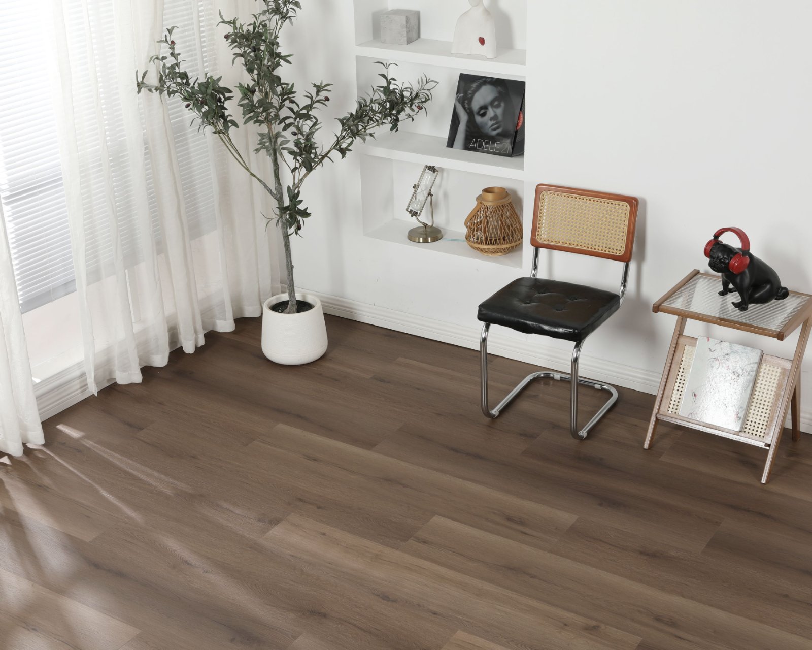 Klick-Vinyl Eiche Polar Nussbraun Matt – Premium Designboden mit 0,55 mm Nutzschicht