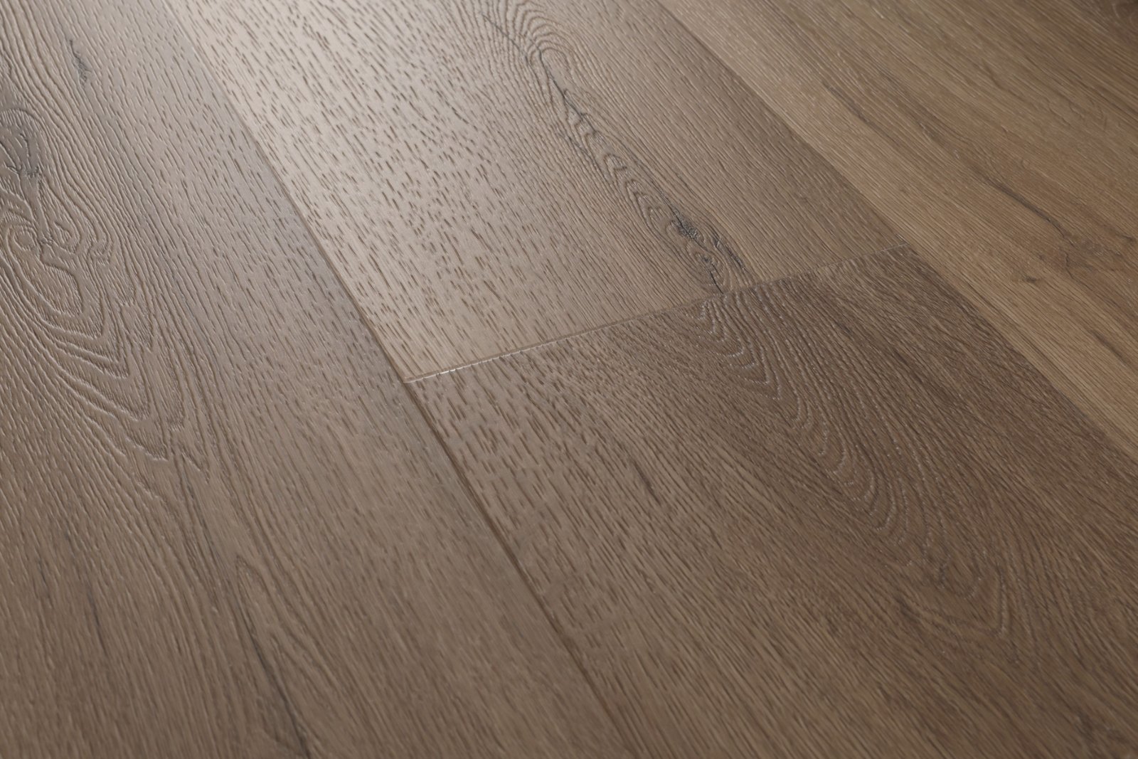 Klick-Vinyl Eiche Polar Nussbraun Matt – Premium Designboden mit 0,55 mm Nutzschicht