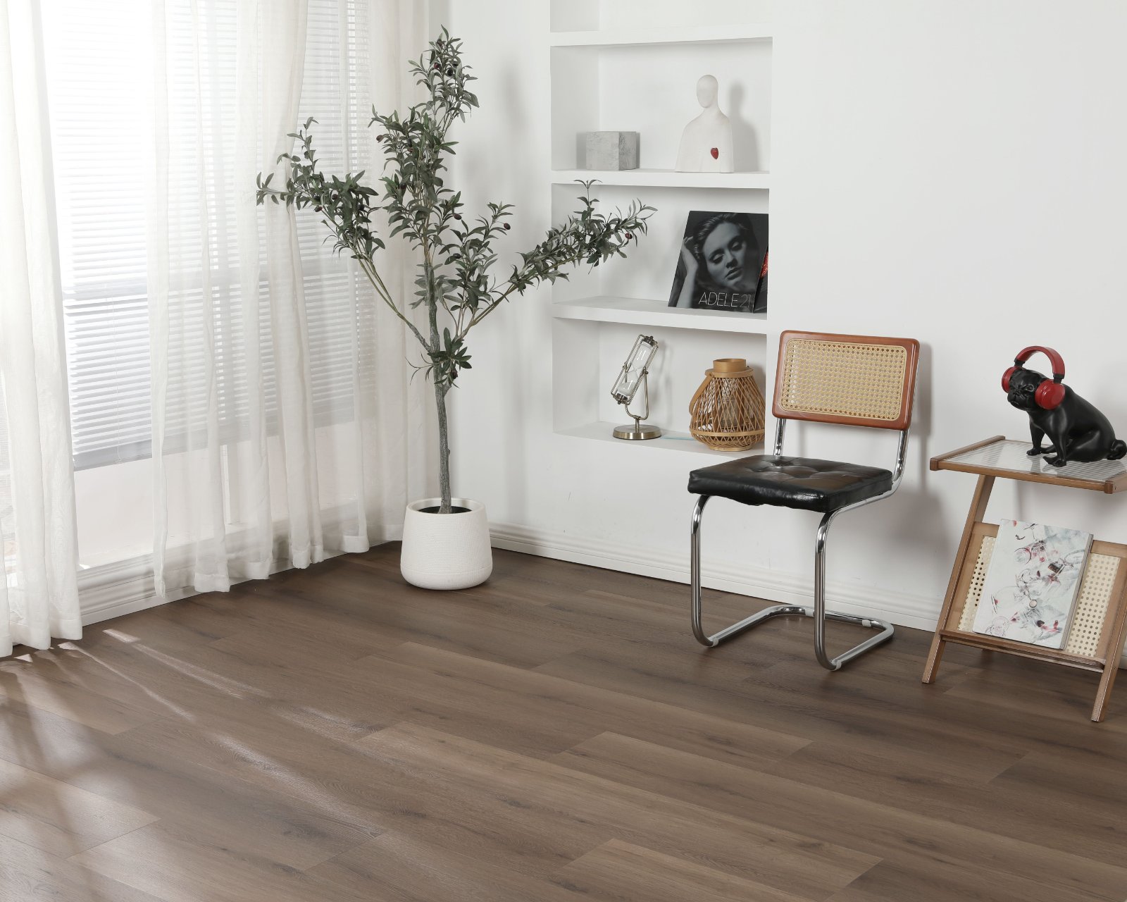 Klick-Vinyl Eiche Polar Nussbraun Matt – Premium Designboden mit 0,55 mm Nutzschicht