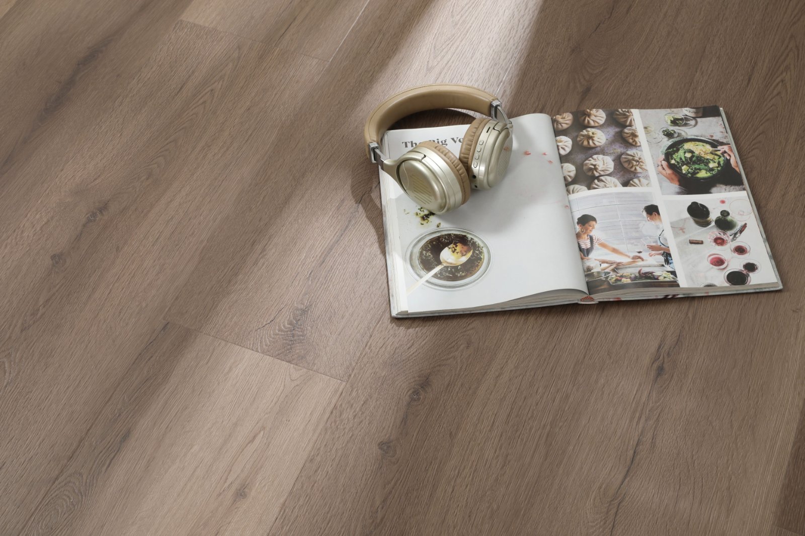 Klick-Vinyl Eiche Polar Nussbraun Matt – Premium Designboden mit 0,55 mm Nutzschicht