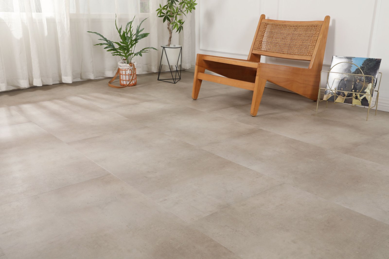 Klick-Vinyl Travertin Beige Matt – Premium Designboden in Natursteinoptik mit 0,55 mm Nutzschicht